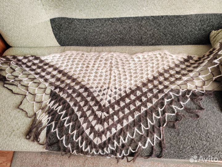 Оренбургский пуховый платок