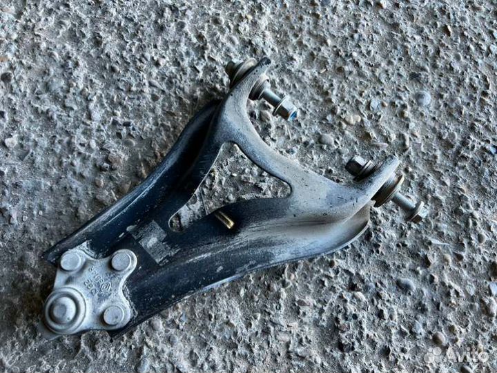 Рычаг передний правый Renault Arkana пробег 46