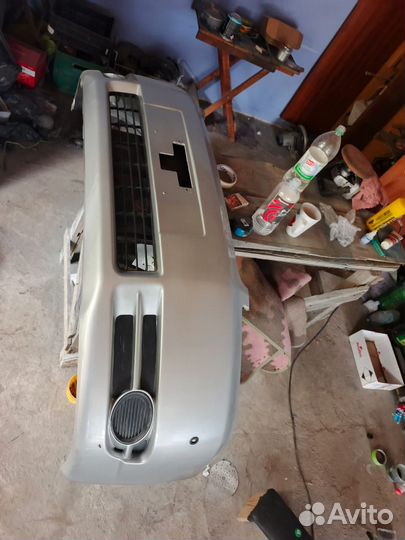 Бампер Toyota Ipsum передний