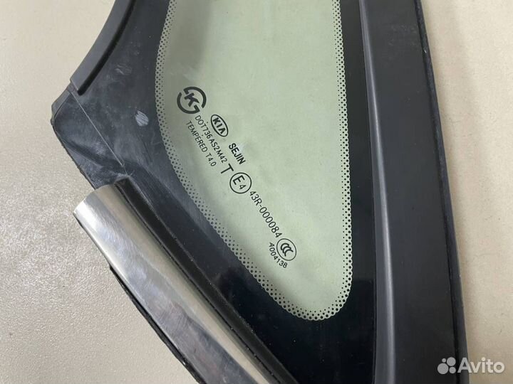 Стекло кузовное глухое правое Kia Cerato YD 2013-2