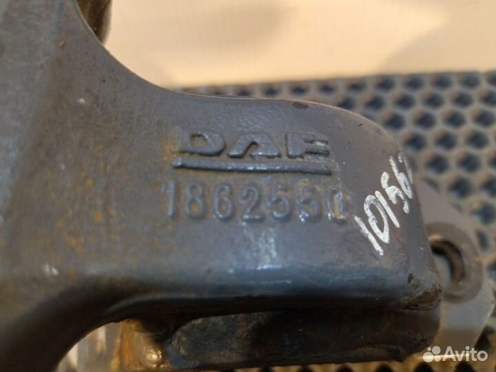 1369369 Кронштейн стабилизатора переднего