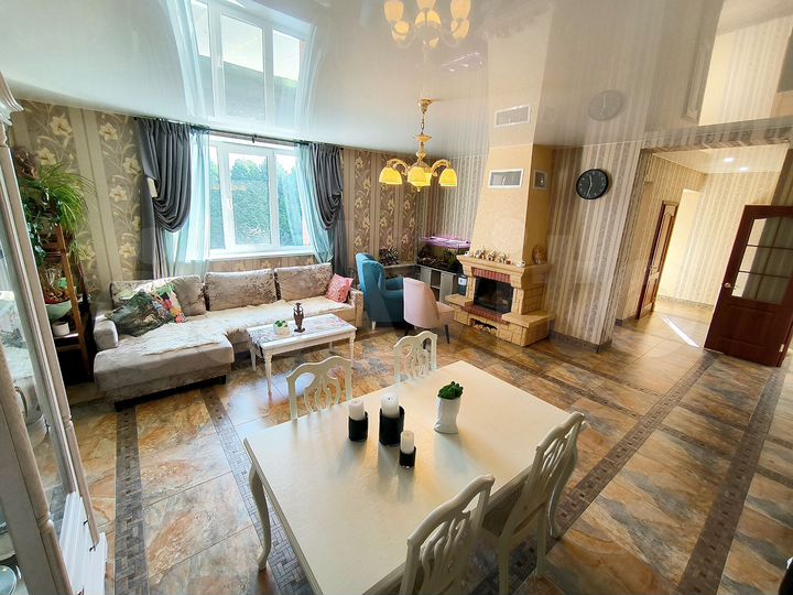 Дом 450 м² на участке 11 сот.