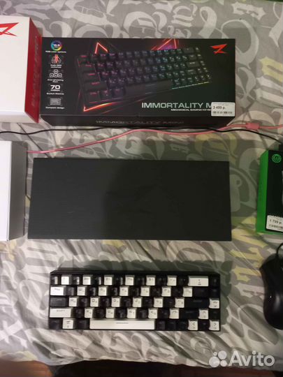 2 клавиатуры ZET + 1 мышь Razer вместе