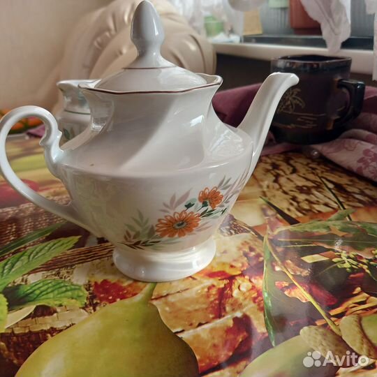 Чайник заварочный новый. фарфор
