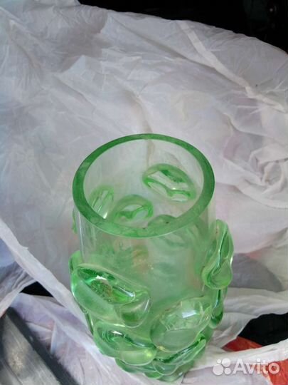 Ваза старинная,зелёного стекла