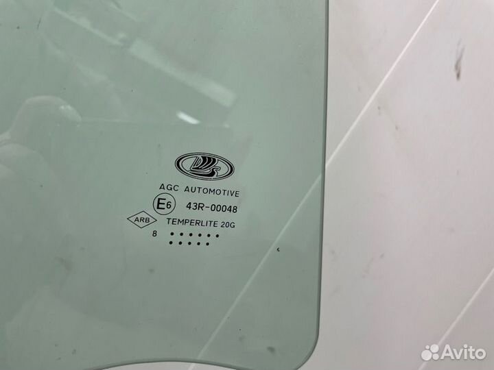 Стекло двери заднее правое LADA X-Ray