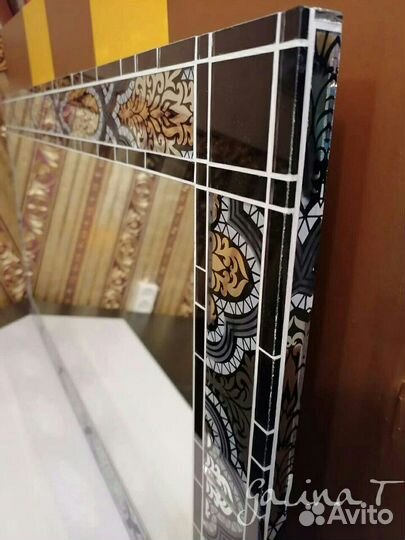 Зеркала в мозаичной раме