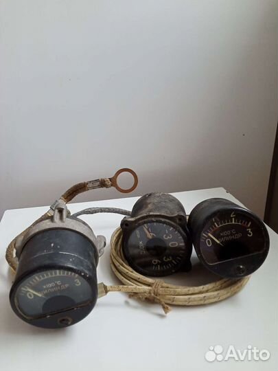 Прибор измерения температуры авиадвителя