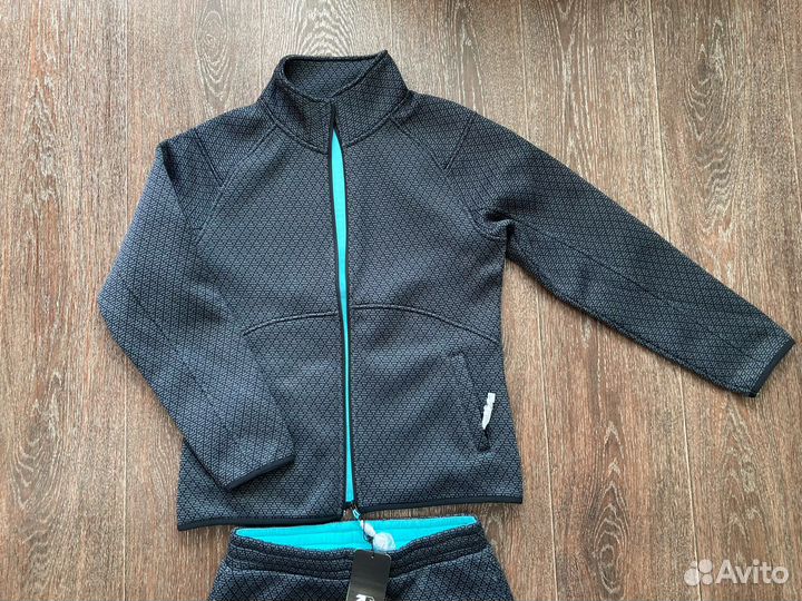 Костюм спортивный