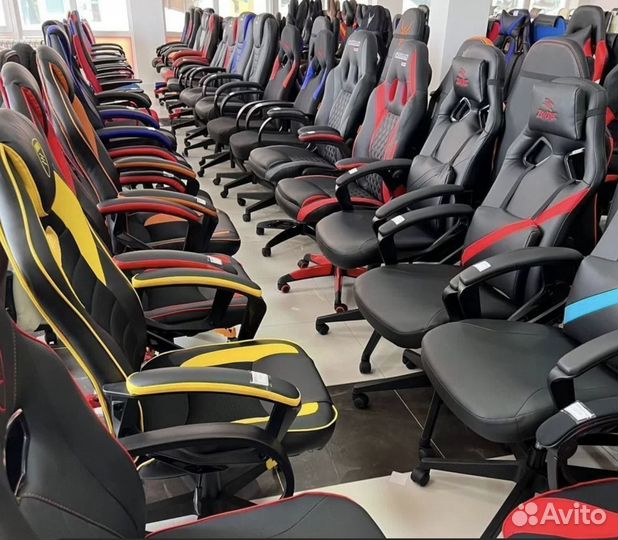 Офисное кресло