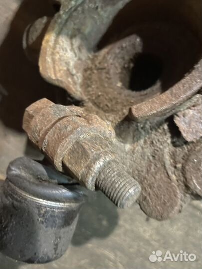 Кулак поворотный Audi 100 C4