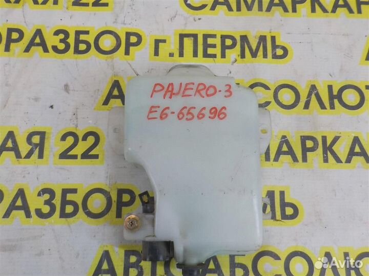 Бачок омывателя заднего стекла Mitsubishi Pajero