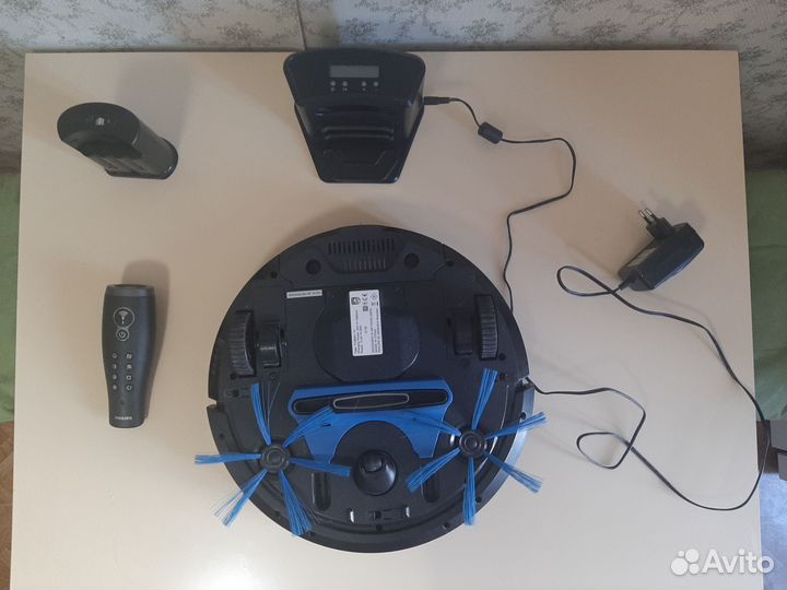 Робот пылесос philips