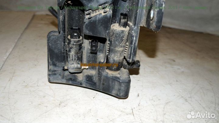 Моторчик (насос) бачка омывателя VW Tiguan