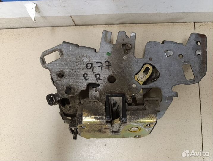 Замок двери задней правой Chrysler Voyager/Caravan (RG) 2001-2008