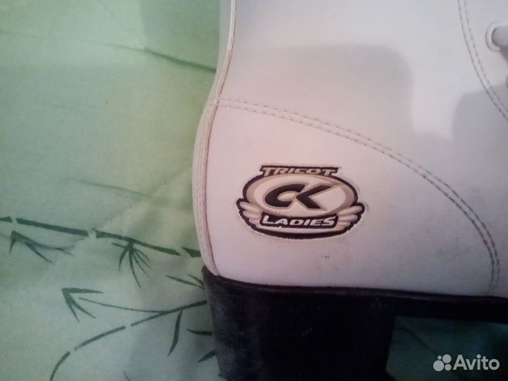 Коньки женские фигурные 39 размер