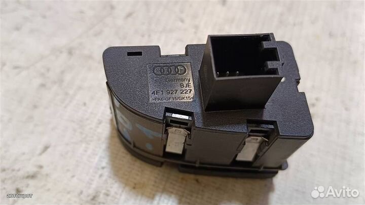 Кнопка открывания бардачка Audi A6 C6 4F 05-11г