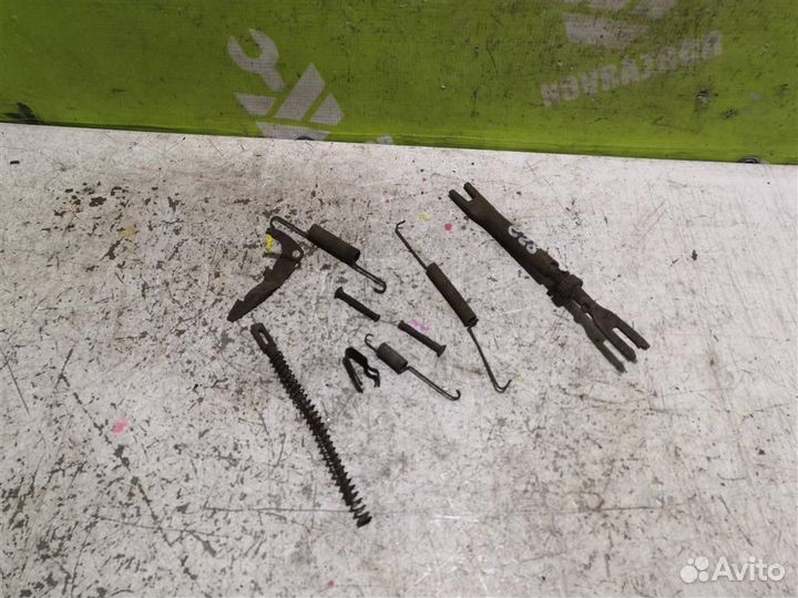 Пружина возвратная тормозных колодок бмв Е28