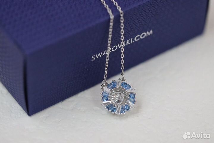 Swarovski колье