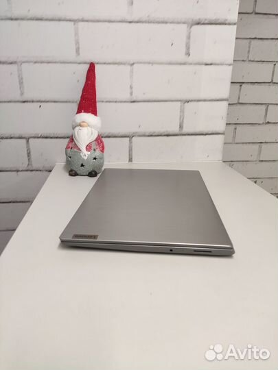 Ультрабук Lenovo i3-10110U\1Tb\4gb\MX130 (2gb)