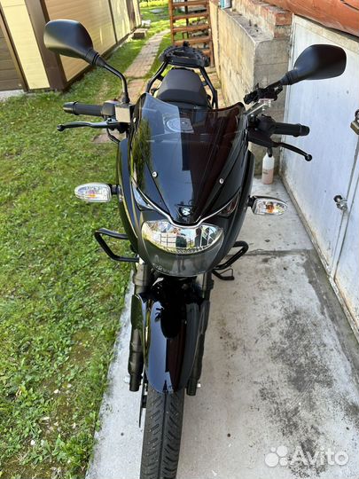 Badjaj Pulsar 180