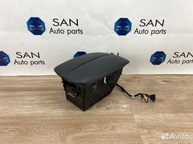 Подлокотник Bmw X5 E70 N52B30AF 2008