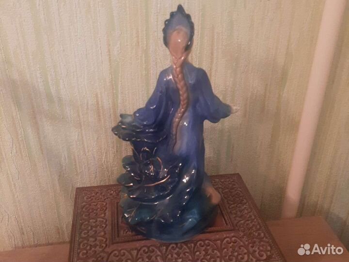 Статуэтка фарфор, Гжель, хозяйка медной горы