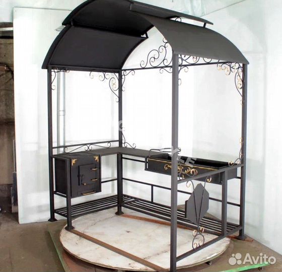 Мангал с крышей