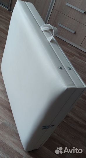 Продам кушетку