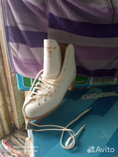 Коньки risport (италия)фигурные 39р новые