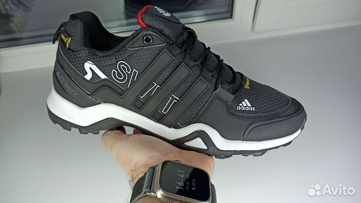 Кроссовки adidas