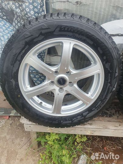 Bridgestone Blizzak DM-V2 225/60 R17