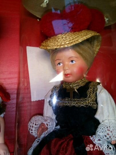 Красивая винтажная куколка из целлулоида