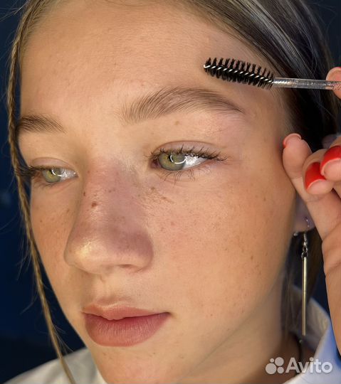 Окрашивание бровей