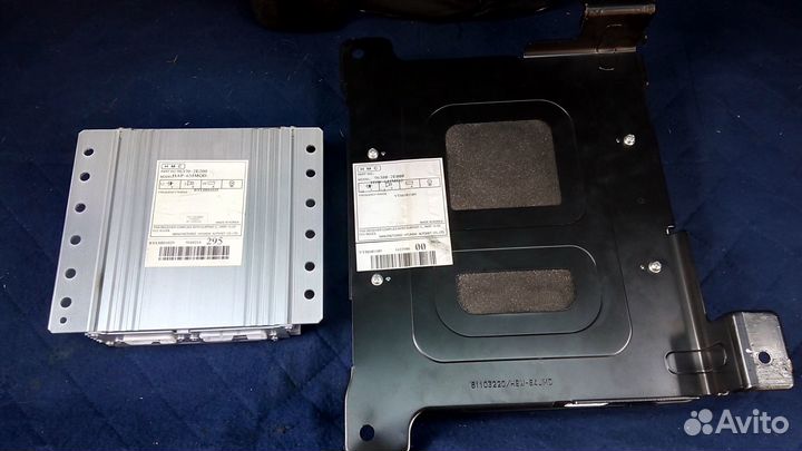 Сабвуфер и усилитель в автомобиль