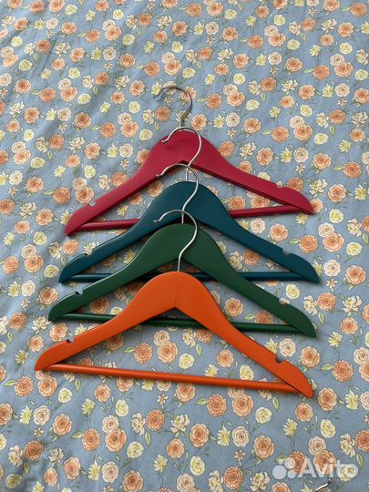 Вешалки детские