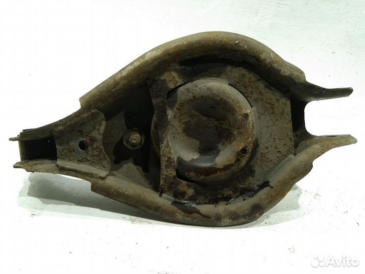 Рычаг задний нижний левый