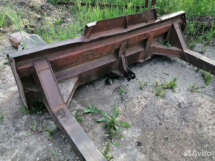 Отвал на Дт-75