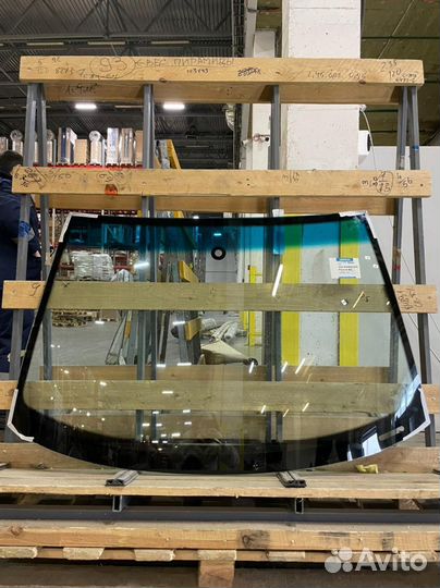 Лобовое стекло Volkswagen Polo