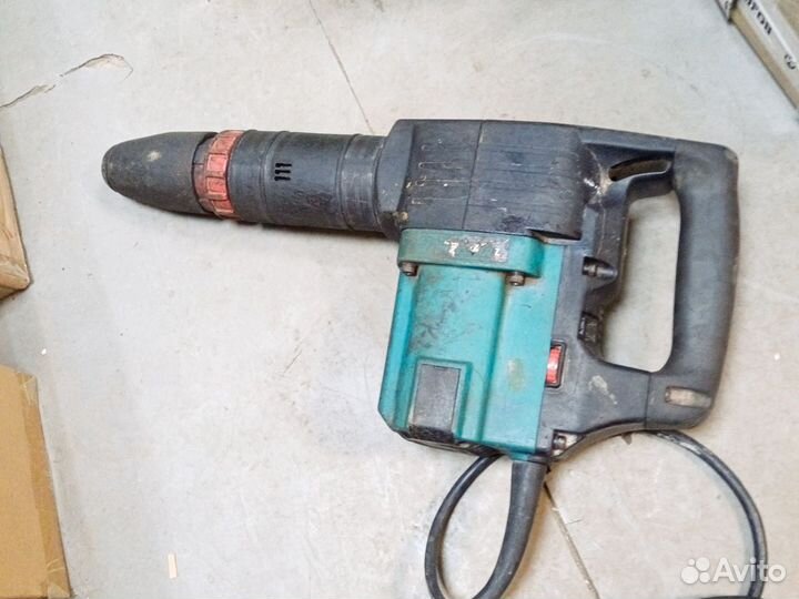 Перфоратор Makita HM1202C не рабочий