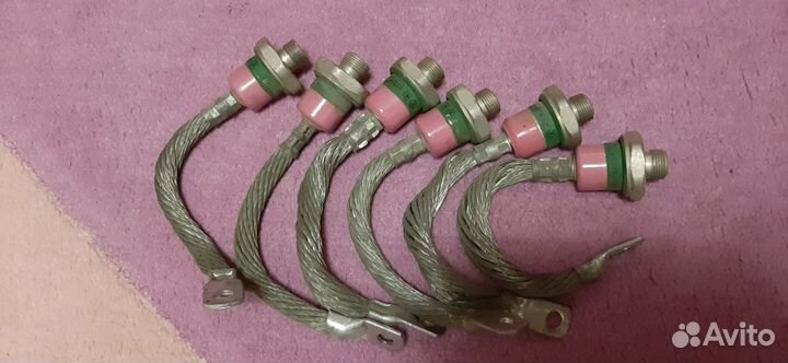 Продаются диоды В-200 с радиаторами