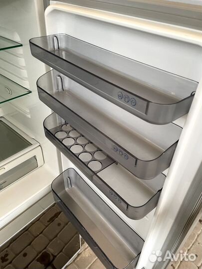 Холодильник LG зеркальный