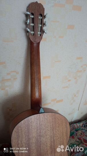 Акустическая гитара