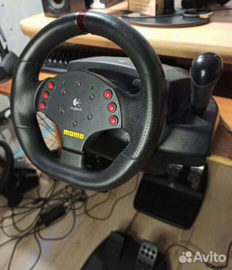 Игровой руль logitech momo racing