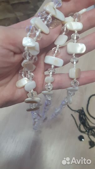 Серьги, бусы, броши