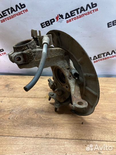 Кулак поворотный передний правый Octavia A5