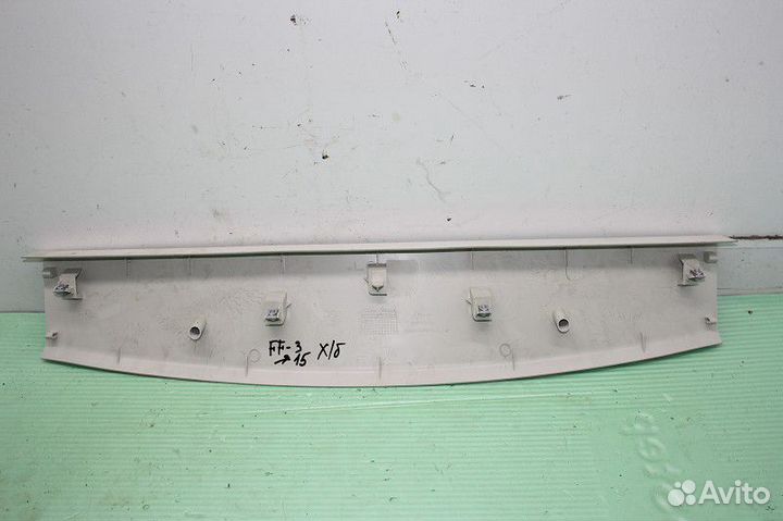 Обшивка двери багажника ford focus III 2011