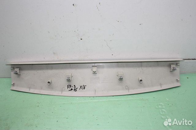 Обшивка двери багажника ford focus III 2011