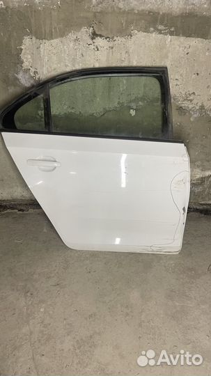 Дверь задняя правая skoda rapid