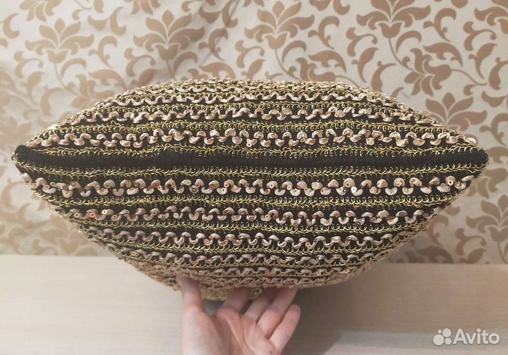 Подушка блестящая 